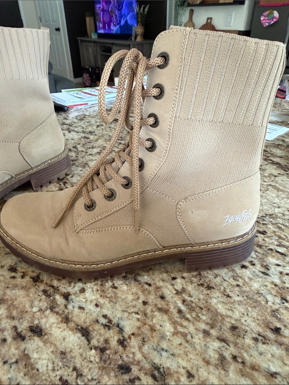 Women's Tan Lace-Up Knit Collar Combat Boots - Picture 5 of 8